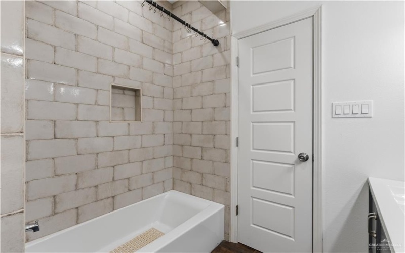 2833 Melanie Drive, Pharr, TX 78577, 3 Bedrooms Bedrooms, ,2 BathroomsBathrooms,Residential,For Sale,2833 Melanie Drive,0,487668