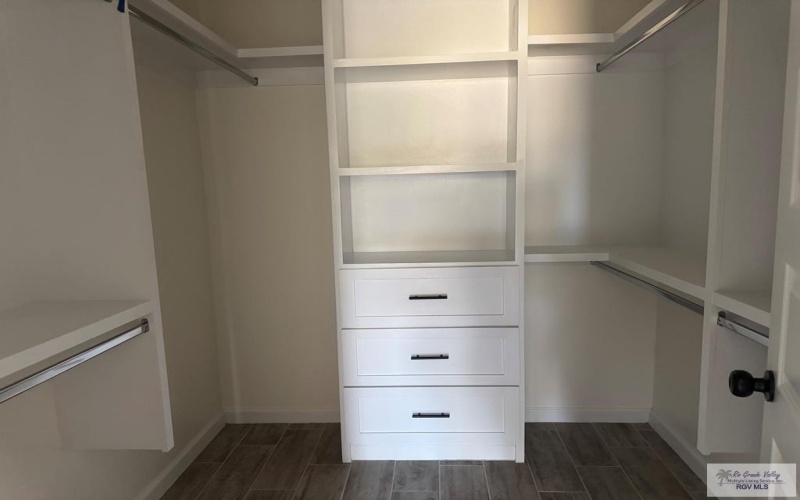 43842 RED VALLEY AVE, BROWNSVILLE, TX 78521, 3 Bedrooms Bedrooms, ,2 BathroomsBathrooms,Residential,For Sale,43842 RED VALLEY AVE,0,29763433