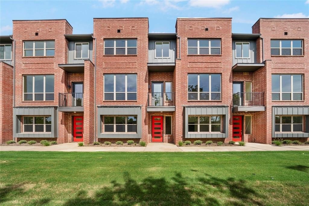 13351 Goodland Street #207, Farmers Branch, TX 75234, 3 Bedrooms Bedrooms, ,3 BathroomsBathrooms,Residential,For Sale,13351 Goodland Street,0,21101269