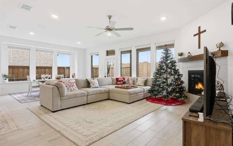 541 Breeds Hill Road, Little Elm, TX 75068, 4 Bedrooms Bedrooms, ,3 BathroomsBathrooms,Residential,For Sale,541 Breeds Hill Road,0,21116442