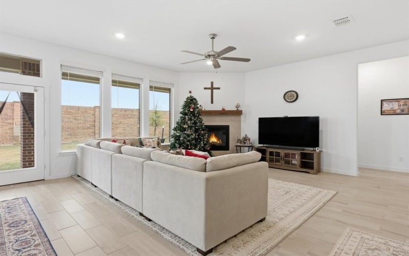 541 Breeds Hill Road, Little Elm, TX 75068, 4 Bedrooms Bedrooms, ,3 BathroomsBathrooms,Residential,For Sale,541 Breeds Hill Road,0,21116442