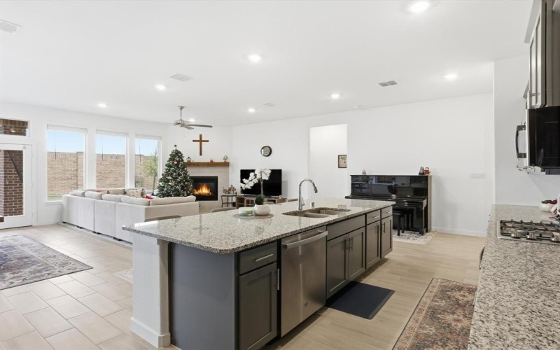 541 Breeds Hill Road, Little Elm, TX 75068, 4 Bedrooms Bedrooms, ,3 BathroomsBathrooms,Residential,For Sale,541 Breeds Hill Road,0,21116442