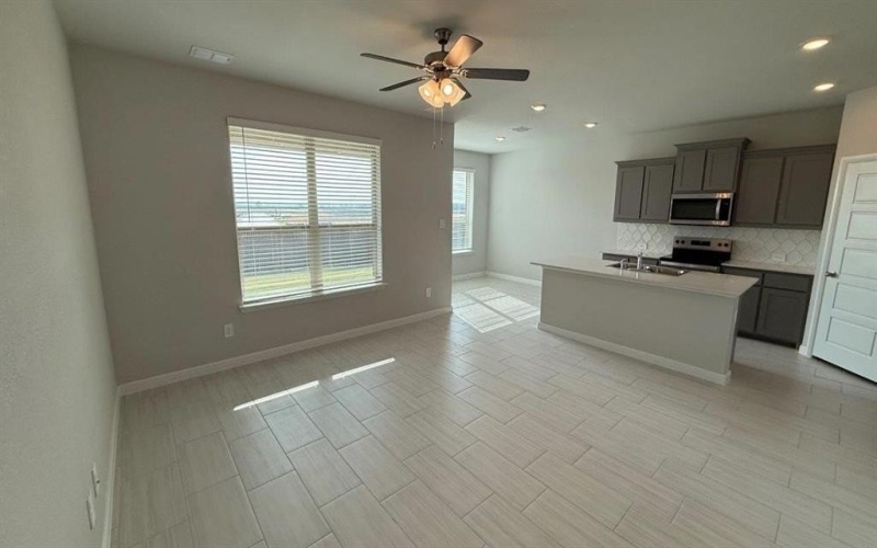 321 GALLANT MAN Court, Granbury, TX 76049, 3 Habitaciones Habitaciones , ,2 BañosBaños,Residential,En Venta,321 GALLANT MAN Court,0,21119908