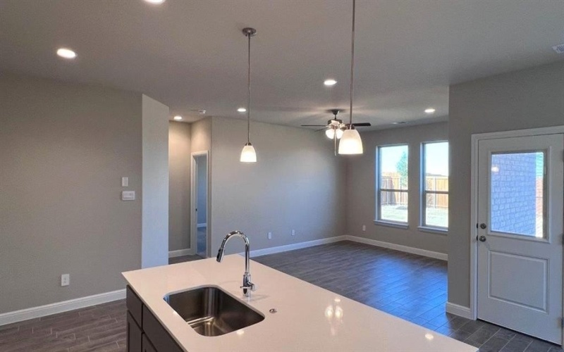 139 STANTON Avenue, Rhome, TX 76078, 4 Habitaciones Habitaciones , ,2 BañosBaños,Residential,En Venta,139 STANTON Avenue,0,21120244