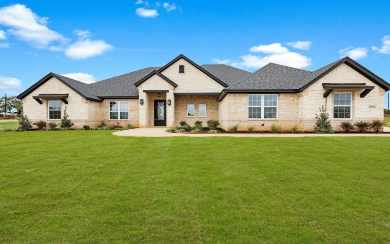 2001 Forest Bridge Drive, Azle, TX 76020, 4 Bedrooms Bedrooms, ,3 BathroomsBathrooms,Residential,For Sale,2001 Forest Bridge Drive,0,21120344