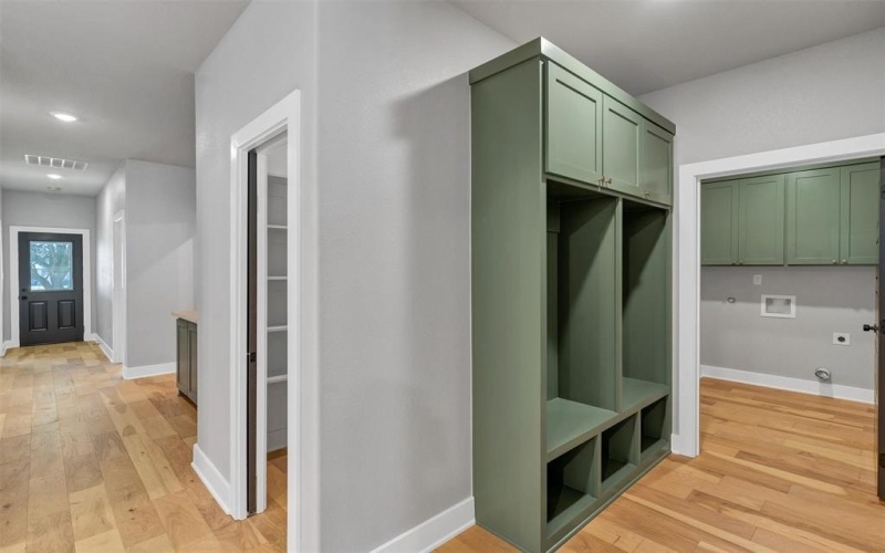 1010 Mustang Trail, Granbury, TX 76049, 3 Bedrooms Bedrooms, ,2 BathroomsBathrooms,Residential,For Sale,1010 Mustang Trail,0,21120398