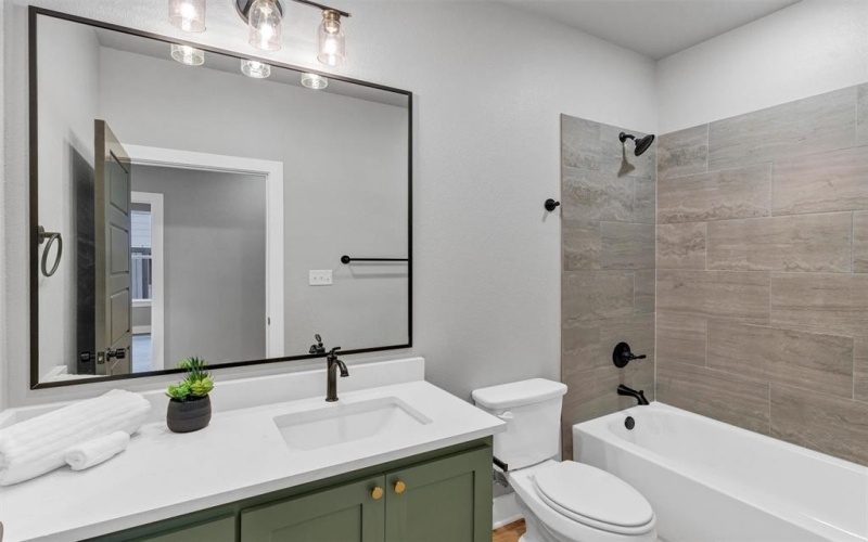 1010 Mustang Trail, Granbury, TX 76049, 3 Bedrooms Bedrooms, ,2 BathroomsBathrooms,Residential,For Sale,1010 Mustang Trail,0,21120398