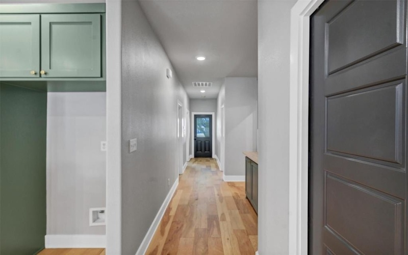 1010 Mustang Trail, Granbury, TX 76049, 3 Bedrooms Bedrooms, ,2 BathroomsBathrooms,Residential,For Sale,1010 Mustang Trail,0,21120398