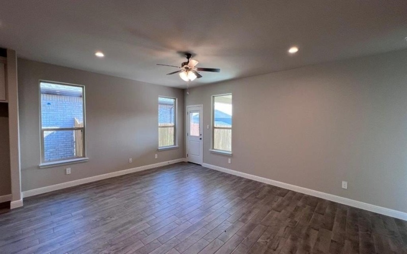 138 STANTON Avenue, Rhome, TX 76078, 5 Bedrooms Bedrooms, ,3 BathroomsBathrooms,Residential,For Sale,138 STANTON Avenue,0,21120538