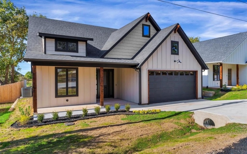 1012 Mustang Trail, Granbury, TX 76049, 3 Habitaciones Habitaciones , ,2 BañosBaños,Residential,En Venta,1012 Mustang Trail,0,21120743