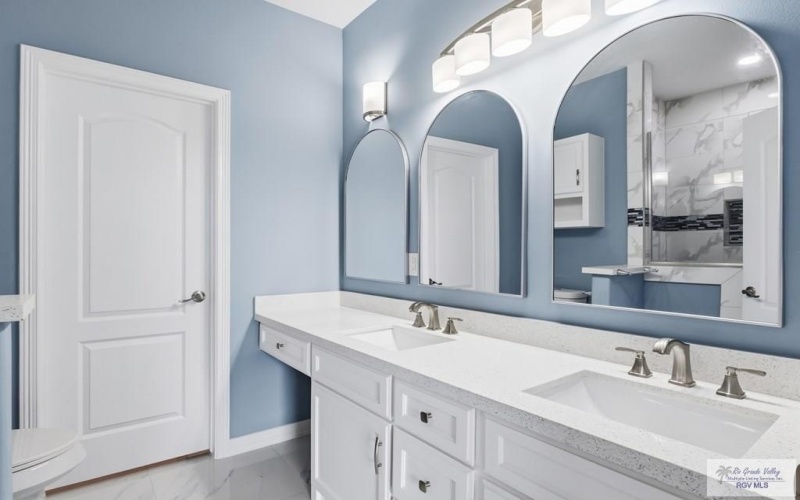 359 VALLE ALTO DR., LOS FRESNOS, TX 78566, 3 Habitaciones Habitaciones , ,2 BañosBaños,Residential,En Venta,359 VALLE ALTO DR.,0,29770255