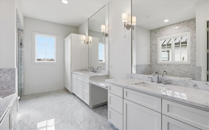 9609 Latour Lane, Fort Worth, TX 76126, 4 Habitaciones Habitaciones , ,5 BañosBaños,Residential,En Venta,9609 Latour Lane,0,21093400