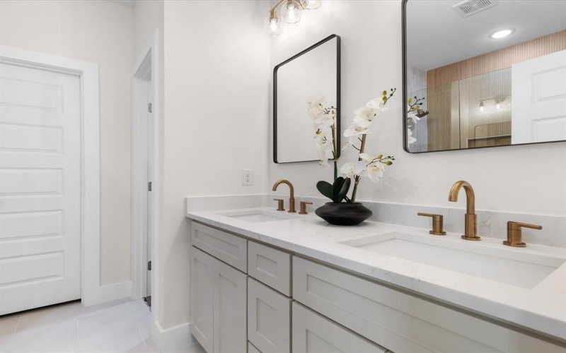 5048 Cottey Street, Fort Worth, TX 76105, 3 Bedrooms Bedrooms, ,2 BathroomsBathrooms,Residential,For Sale,5048 Cottey Street,0,21121451