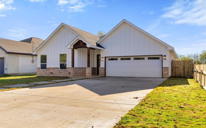 5048 Cottey Street, Fort Worth, TX 76105, 3 Bedrooms Bedrooms, ,2 BathroomsBathrooms,Residential,For Sale,5048 Cottey Street,0,21121451