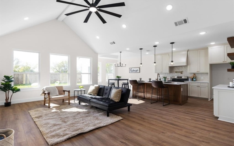 5048 Cottey Street, Fort Worth, TX 76105, 3 Bedrooms Bedrooms, ,2 BathroomsBathrooms,Residential,For Sale,5048 Cottey Street,0,21121451