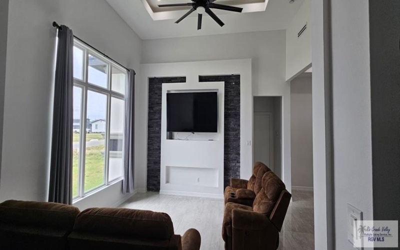 32645 MAYRA ST, LOS FRESNOS, TX 78566, 4 Habitaciones Habitaciones , ,3 BañosBaños,Residential,En Venta,32645 MAYRA ST,29763735