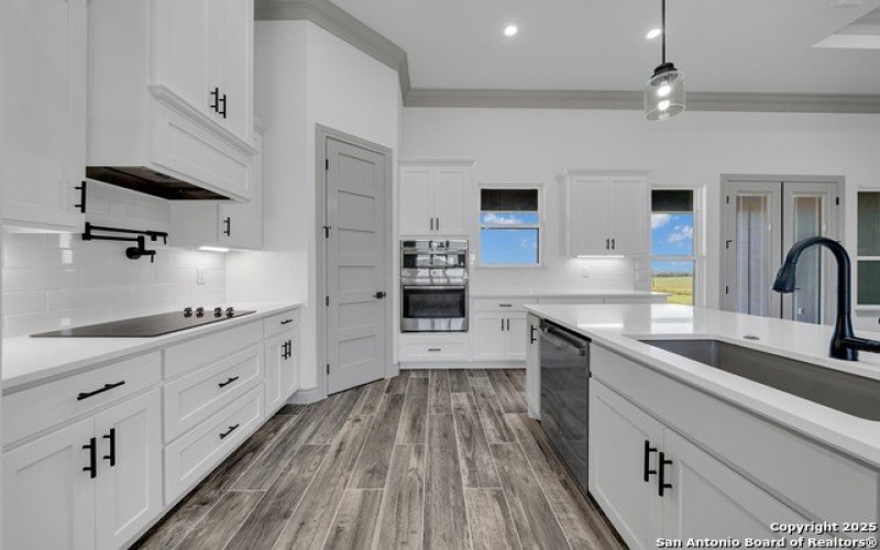 111 Sunset Dr, La Vernia, TX 78121, 5 Bedrooms Bedrooms, ,5 BathroomsBathrooms,Residential,For Sale,111 Sunset Dr,0,1925397