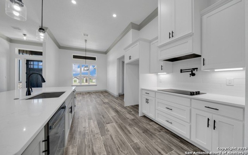 111 Sunset Dr, La Vernia, TX 78121, 5 Bedrooms Bedrooms, ,5 BathroomsBathrooms,Residential,For Sale,111 Sunset Dr,0,1925397