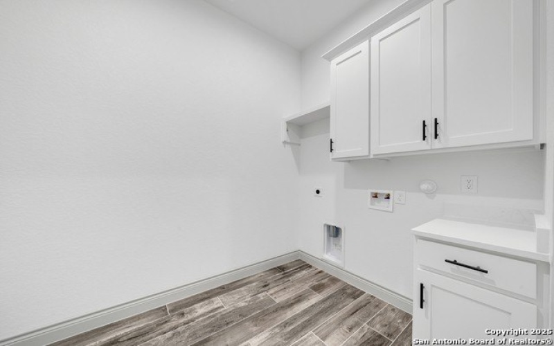 111 Sunset Dr, La Vernia, TX 78121, 5 Bedrooms Bedrooms, ,5 BathroomsBathrooms,Residential,For Sale,111 Sunset Dr,0,1925397