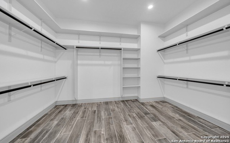 111 Sunset Dr, La Vernia, TX 78121, 5 Bedrooms Bedrooms, ,5 BathroomsBathrooms,Residential,For Sale,111 Sunset Dr,0,1925397