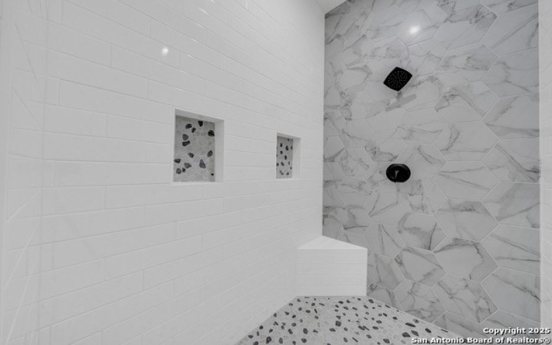 111 Sunset Dr, La Vernia, TX 78121, 5 Bedrooms Bedrooms, ,5 BathroomsBathrooms,Residential,For Sale,111 Sunset Dr,0,1925397