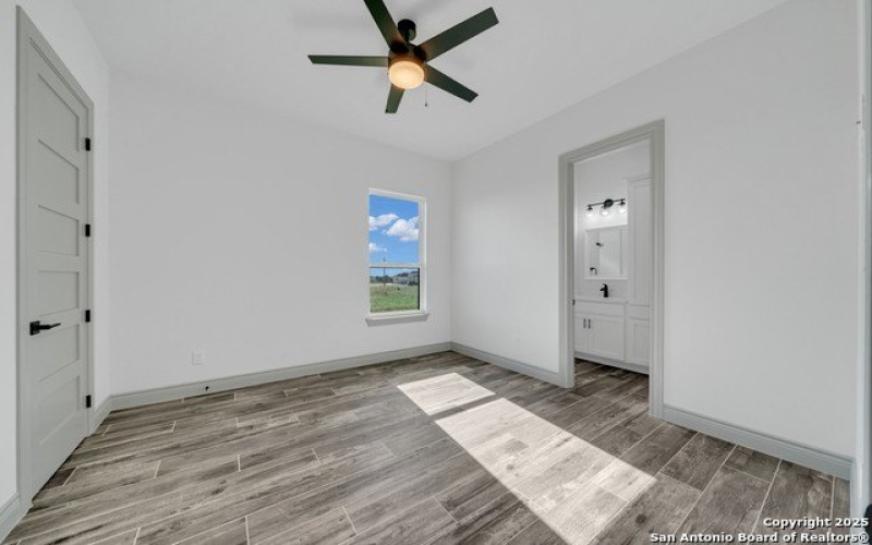 111 Sunset Dr, La Vernia, TX 78121, 5 Bedrooms Bedrooms, ,5 BathroomsBathrooms,Residential,For Sale,111 Sunset Dr,0,1925397