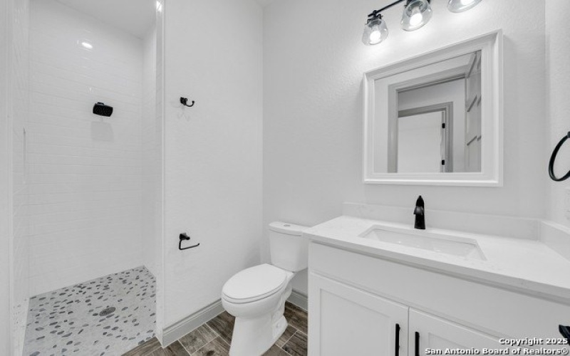 111 Sunset Dr, La Vernia, TX 78121, 5 Bedrooms Bedrooms, ,5 BathroomsBathrooms,Residential,For Sale,111 Sunset Dr,0,1925397