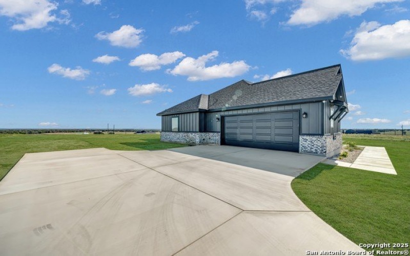 111 Sunset Dr, La Vernia, TX 78121, 5 Bedrooms Bedrooms, ,5 BathroomsBathrooms,Residential,For Sale,111 Sunset Dr,0,1925397