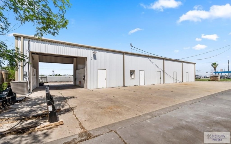 3202 E GRIMES RD #1, HARLINGEN, TX 78550, ,Commercial Sale,En Venta,3202 E GRIMES RD,29763915