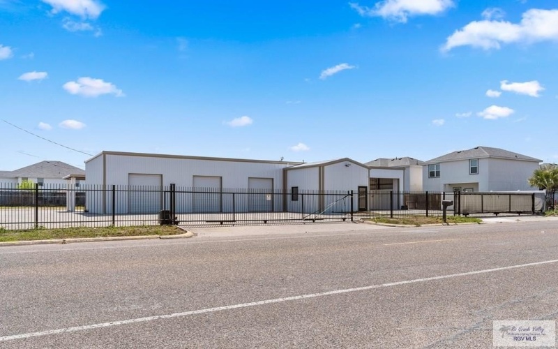 3202 E GRIMES RD #1, HARLINGEN, TX 78550, ,Commercial Sale,En Venta,3202 E GRIMES RD,29763915