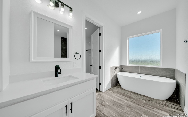 162 Estates Dr, La Vernia, TX 78121, 4 Bedrooms Bedrooms, ,5 BathroomsBathrooms,Residential,For Sale,162 Estates Dr,0,1925434