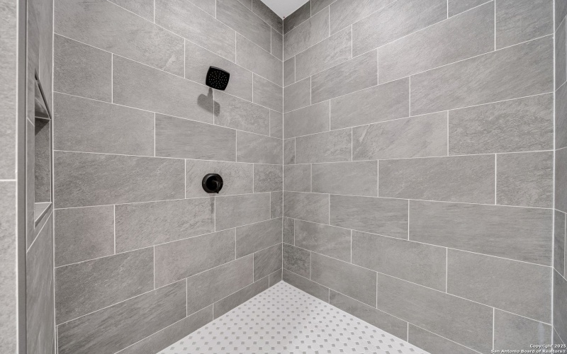 162 Estates Dr, La Vernia, TX 78121, 4 Bedrooms Bedrooms, ,5 BathroomsBathrooms,Residential,For Sale,162 Estates Dr,0,1925434