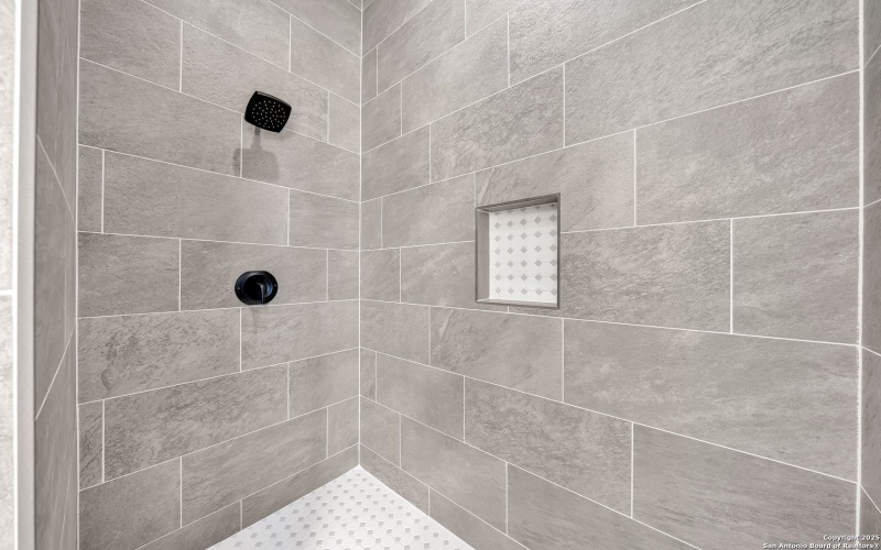 162 Estates Dr, La Vernia, TX 78121, 4 Bedrooms Bedrooms, ,5 BathroomsBathrooms,Residential,For Sale,162 Estates Dr,0,1925434