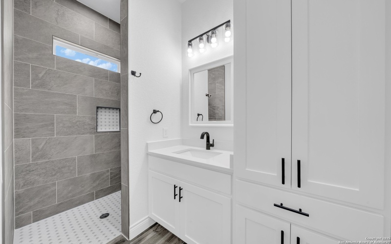 162 Estates Dr, La Vernia, TX 78121, 4 Bedrooms Bedrooms, ,5 BathroomsBathrooms,Residential,For Sale,162 Estates Dr,0,1925434