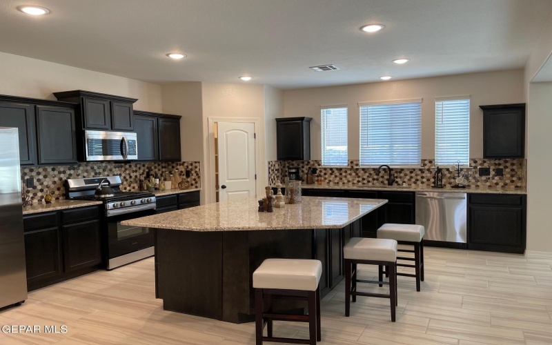 356 Hidden Gem Street, El Paso, TX 79928, 5 Bedrooms Bedrooms, ,1 BathroomBathrooms,Residential,For Sale,356 Hidden Gem Street,0,934302