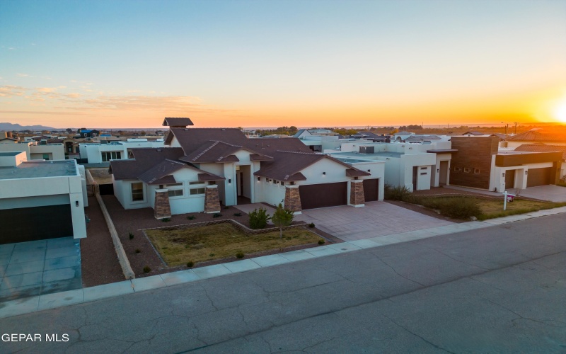 356 RIO DE JAZMIN Circle, El Paso, TX 79932, 4 Bedrooms Bedrooms, ,5 BathroomsBathrooms,Residential,For Sale,356 RIO DE JAZMIN Circle,0,934303