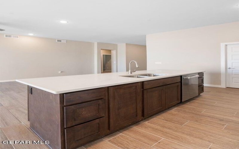 670 Davi's Greenwood Court, Vinton, TX 79821, 4 Habitaciones Habitaciones , ,3 BañosBaños,Residential,En Venta,670 Davi's Greenwood Court,0,934314