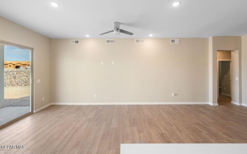 670 Davi's Greenwood Court, Vinton, TX 79821, 4 Habitaciones Habitaciones , ,3 BañosBaños,Residential,En Venta,670 Davi's Greenwood Court,0,934314