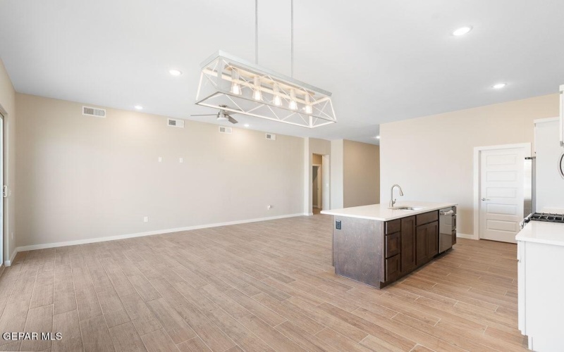 670 Davi's Greenwood Court, Vinton, TX 79821, 4 Habitaciones Habitaciones , ,3 BañosBaños,Residential,En Venta,670 Davi's Greenwood Court,0,934314