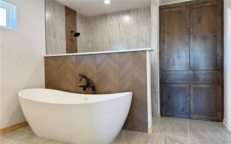 1434 Lois Chesney Street, Corpus Christi, TX 78415, 4 Bedrooms Bedrooms, ,2 BathroomsBathrooms,Residential,For Sale,1434 Lois Chesney Street,0,468346