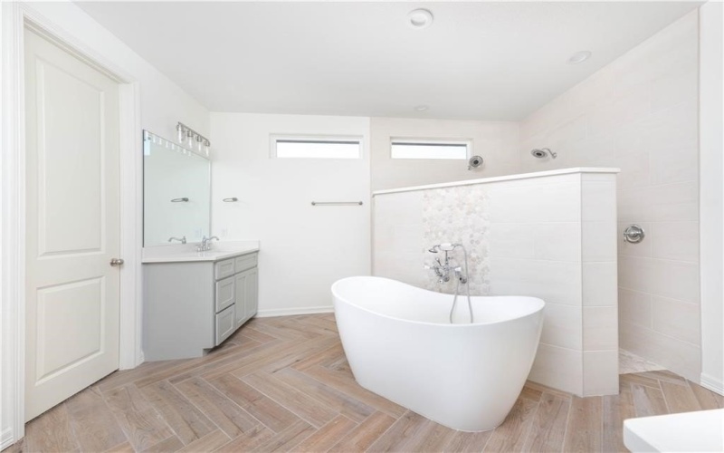 1402 Lois Chesney Street, Corpus Christi, TX 78415, 3 Bedrooms Bedrooms, ,3 BathroomsBathrooms,Residential,For Sale,1402 Lois Chesney Street,0,468349