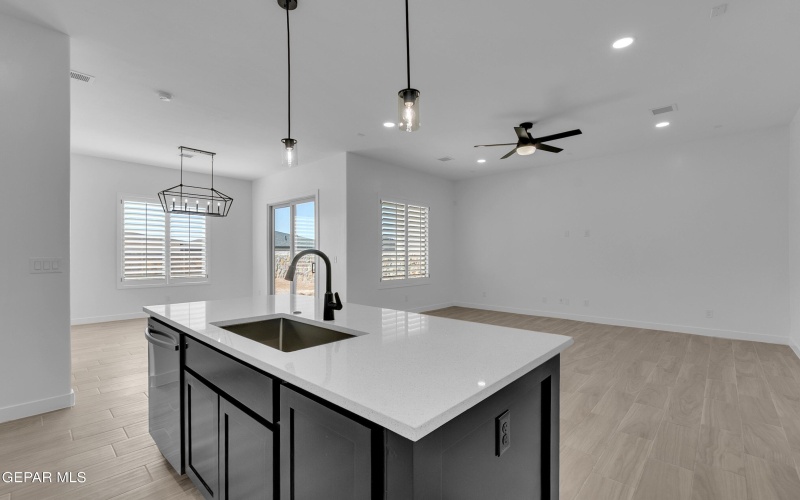 15148 Destination, El Paso, TX 79938, 3 Habitaciones Habitaciones , ,2 BañosBaños,Residential,En Venta,15148 Destination,0,934351