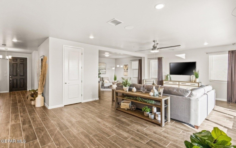 13329 Emerald Water Court, El Paso, TX 79928, 4 Bedrooms Bedrooms, ,2 BathroomsBathrooms,Residential,For Sale,13329 Emerald Water Court,0,934356