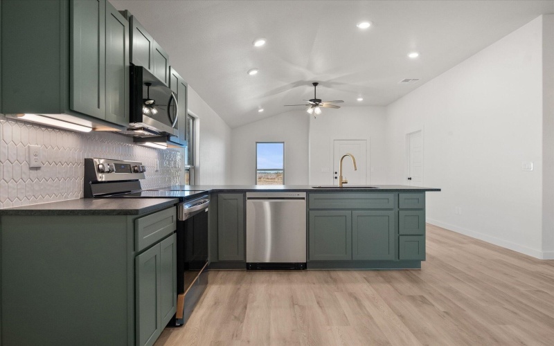 1301 N Chicago Avenue, Lubbock, TX 79416, 3 Bedrooms Bedrooms, ,2 BathroomsBathrooms,Residential,For Sale,1301 N Chicago Avenue,0,202563543