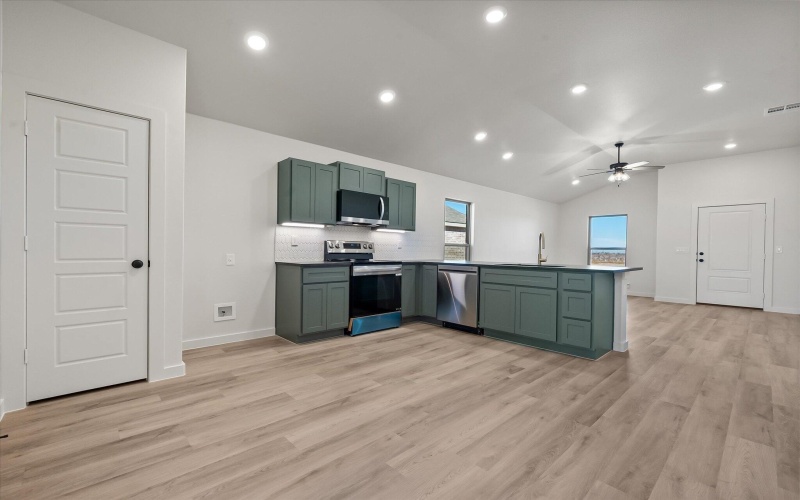 1301 N Chicago Avenue, Lubbock, TX 79416, 3 Bedrooms Bedrooms, ,2 BathroomsBathrooms,Residential,For Sale,1301 N Chicago Avenue,0,202563543