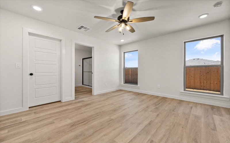 1301 N Chicago Avenue, Lubbock, TX 79416, 3 Bedrooms Bedrooms, ,2 BathroomsBathrooms,Residential,For Sale,1301 N Chicago Avenue,0,202563543