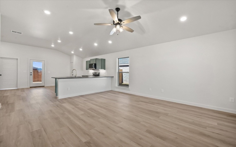 1301 N Chicago Avenue, Lubbock, TX 79416, 3 Bedrooms Bedrooms, ,2 BathroomsBathrooms,Residential,For Sale,1301 N Chicago Avenue,0,202563543