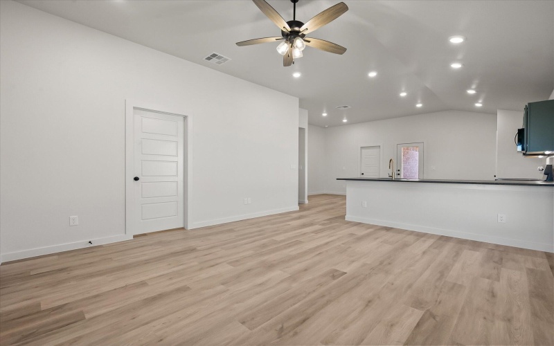 1301 N Chicago Avenue, Lubbock, TX 79416, 3 Bedrooms Bedrooms, ,2 BathroomsBathrooms,Residential,For Sale,1301 N Chicago Avenue,0,202563543