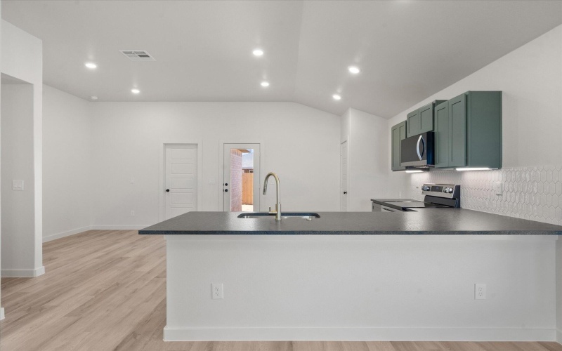 1301 N Chicago Avenue, Lubbock, TX 79416, 3 Bedrooms Bedrooms, ,2 BathroomsBathrooms,Residential,For Sale,1301 N Chicago Avenue,0,202563543