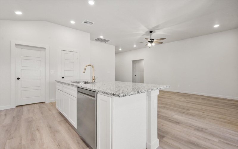 1307 N Chicago Avenue, Lubbock, TX 79416, 3 Habitaciones Habitaciones , ,2 BañosBaños,Residential,En Venta,1307 N Chicago Avenue,0,202563544